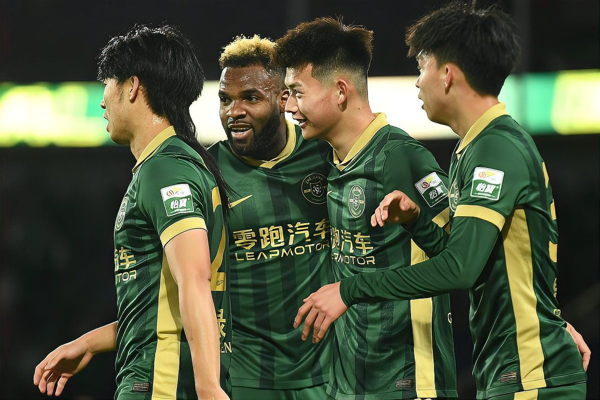 包含赛后中超传出新动向,广东宏远单刀错失,管理层表态:压力陡增,更衣室氛围转暖的词条 包含赛后中超传出新动向,广东宏远单刀错失,管理层表态:压力陡增,更衣室氛围转暖的词条