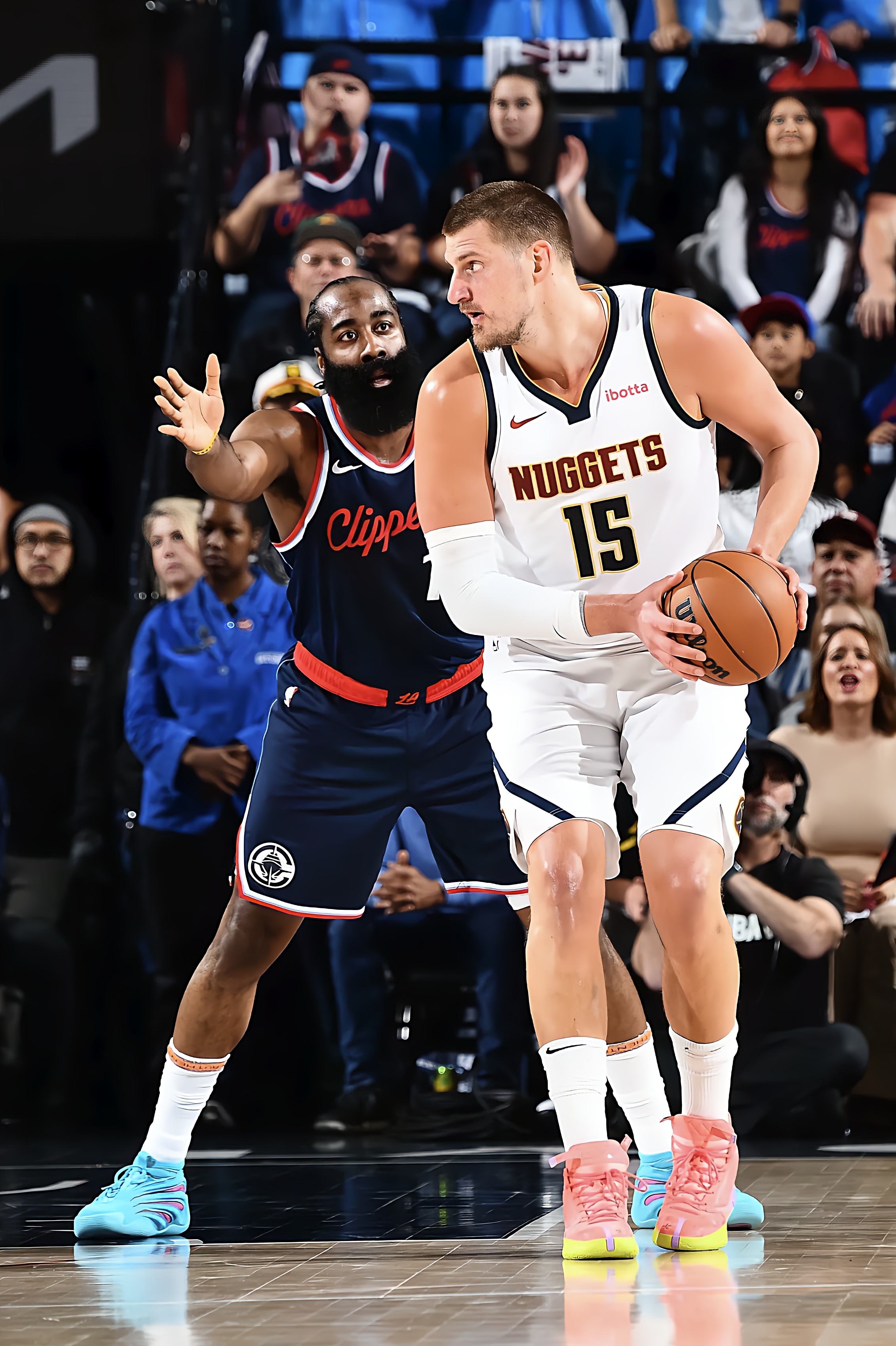 包含赛前费城76人备战NBA季后赛，止住颓势细节曝光，媒体盛赞，高层口径保持一致的词条