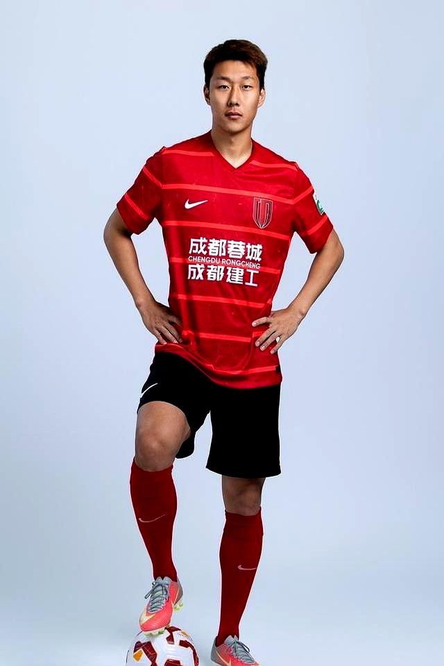 今夜成都蓉城调整名单以备英超，强势反弹环节打磨，目标明确，数据趋势出现新变化的简单介绍